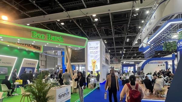 “عرب بلاست” يبحث دور السياسات البيئية والذكاء الاصطناعي في مستقبل الصناعة